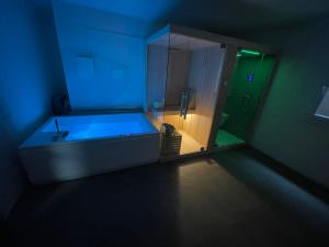 MONOBLOCCO CON SAUNA E BAGNO TURCO
