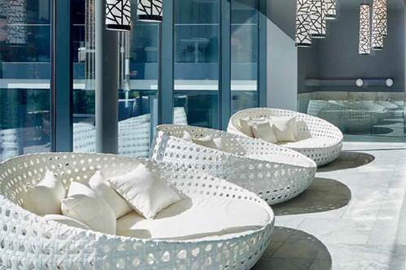 FURNITURE & ACCESSORIES