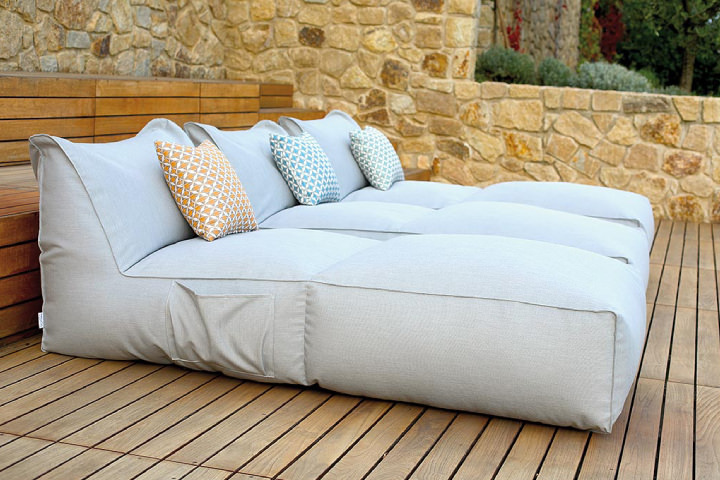 CHAISE LONGUE IDEALE PER L'ESTERNO E PER SPA ARREDO E COMPLEMENTI DA ESTERNO CON TASCA ESTERNA