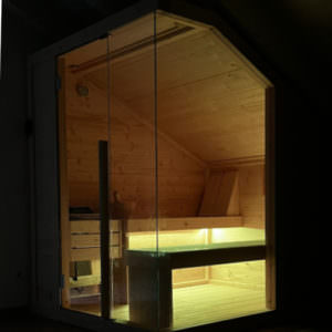 SAUNA SOTTOTETTO IN LEGNO DI ABETE E VERATA PANORAMICA