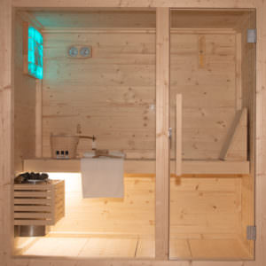 SAUNA IN LEGNO DI ABETE CON VETRATA PANORAMICA