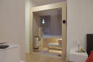 SAUNA SKY DA INTERNO IN LEGNO CON VETRATA