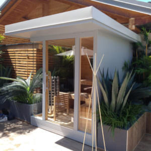 OUTDOOR SAUNA WITH INNOVATIVE DESIGN