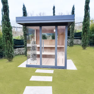SAUNA OUTDOOR IN LEGNO E VETRATA PANORIMICA