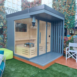 OUTDOOR SAUNA IN FINNISH FIR WITH PANORAMIC GLASSES
